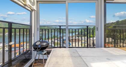 Nami Island Pig Dream Spa Pension