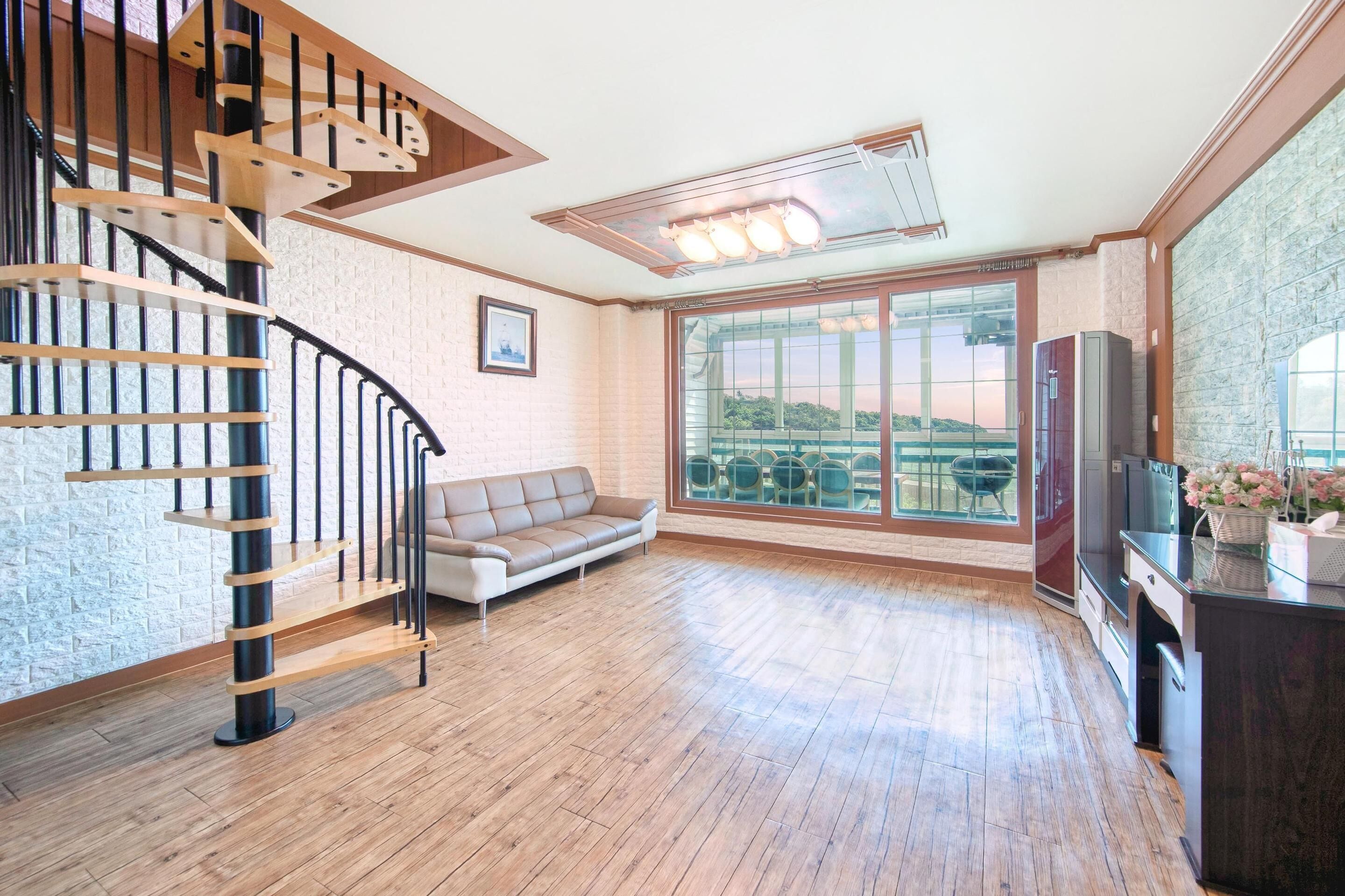 Basic Room, 2 Bedrooms (Seokyang ( F3 )) | 1 bedroom, free WiFi