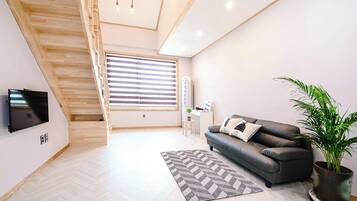Basic Room, 1 Bedroom (202) | 1 bedroom, WiFi (free)