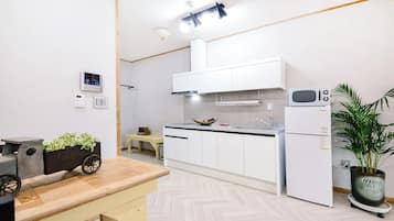 Basic Room, 1 Bedroom (202) | 1 bedroom, WiFi (free)