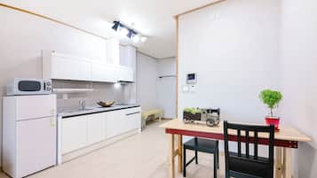 Basic Room, 1 Bedroom (201) | 1 bedroom, WiFi (free)