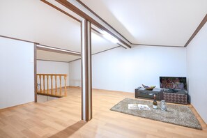 Basic Room, 1 Bedroom (4) | 1 bedroom, free WiFi - Gangneung Star Pension (Gangneung)