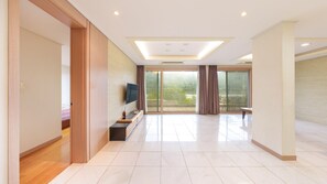 1 室のベッドルーム、WiFi (無料)