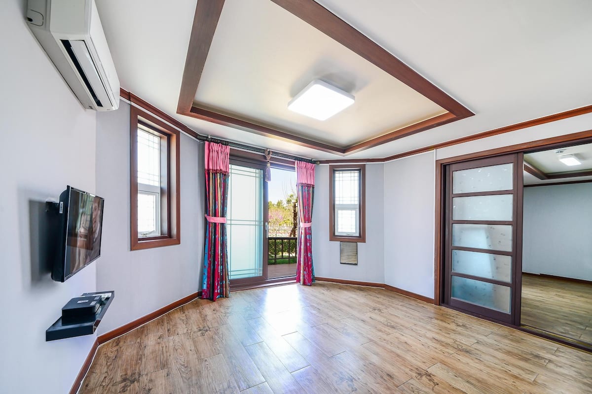 Basic Room, 1 Bedroom (Chorongkkot ( F1 )) | 1 bedroom, free WiFi