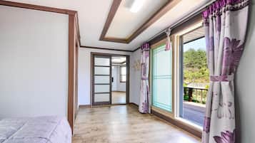 Basic-Zimmer, 1 Schlafzimmer (Chorongkkot ( F1 )) | 1 Schlafzimmer, kostenloses WLAN