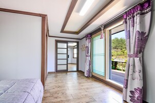 Basic Room, 1 Bedroom (Chorongkkot ( F1 )) | 1 bedroom, free WiFi