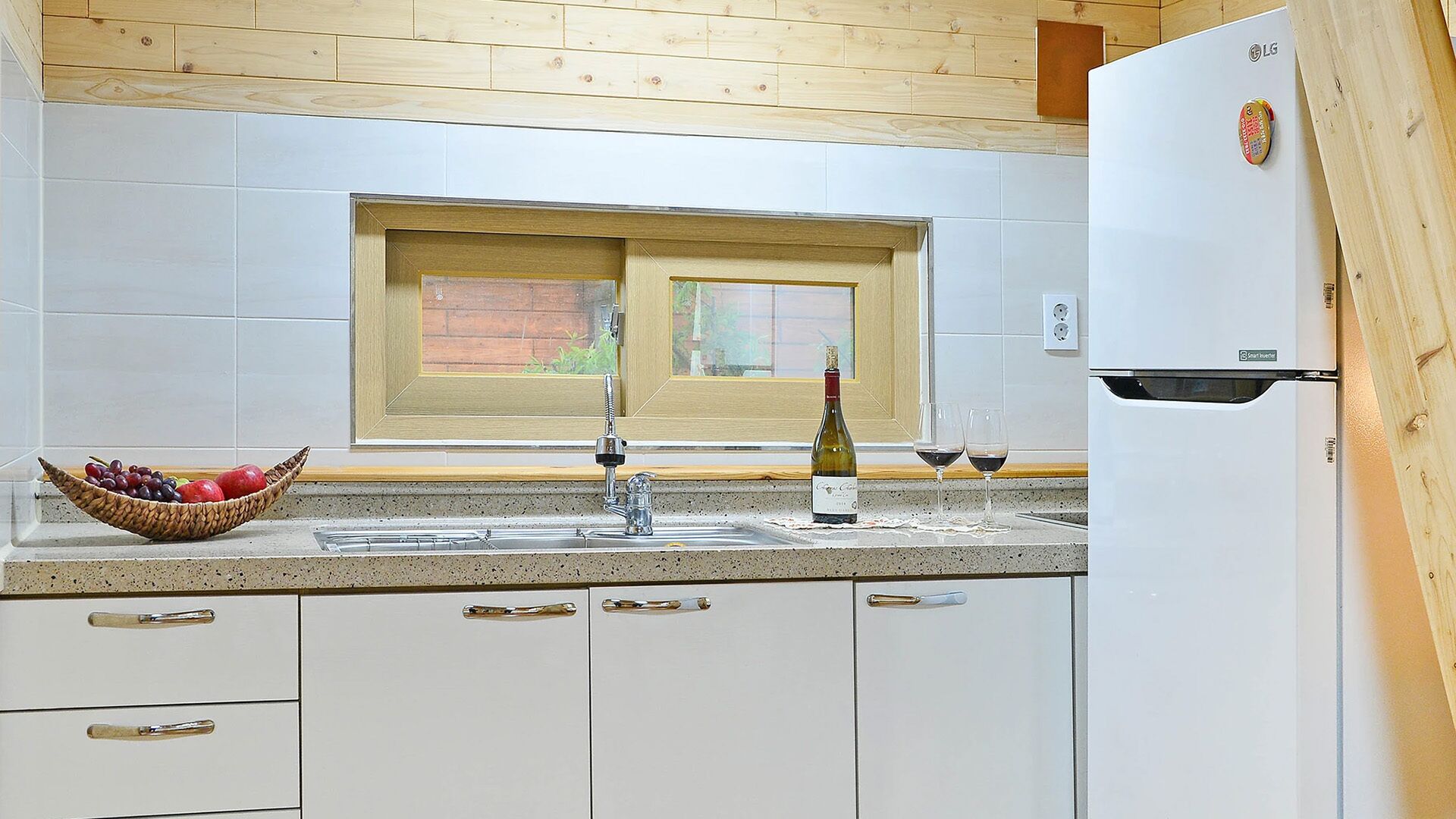 Basic Room, 2 Bedrooms (Samnamu ( F2 )) | 1 bedroom, free WiFi