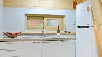 Basic Room, 2 Bedrooms (Samnamu ( F2 )) | 1 bedroom, free WiFi