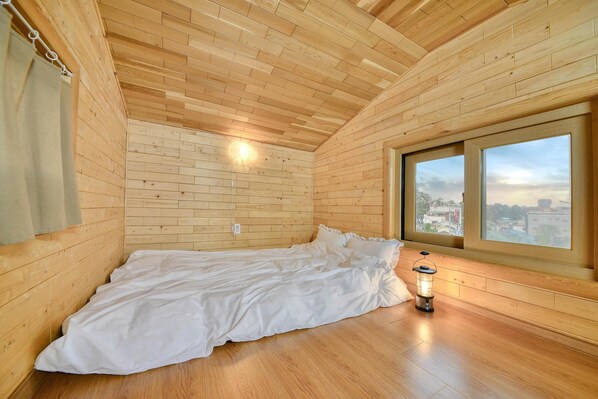 1 개의 침실, 무료 WiFi