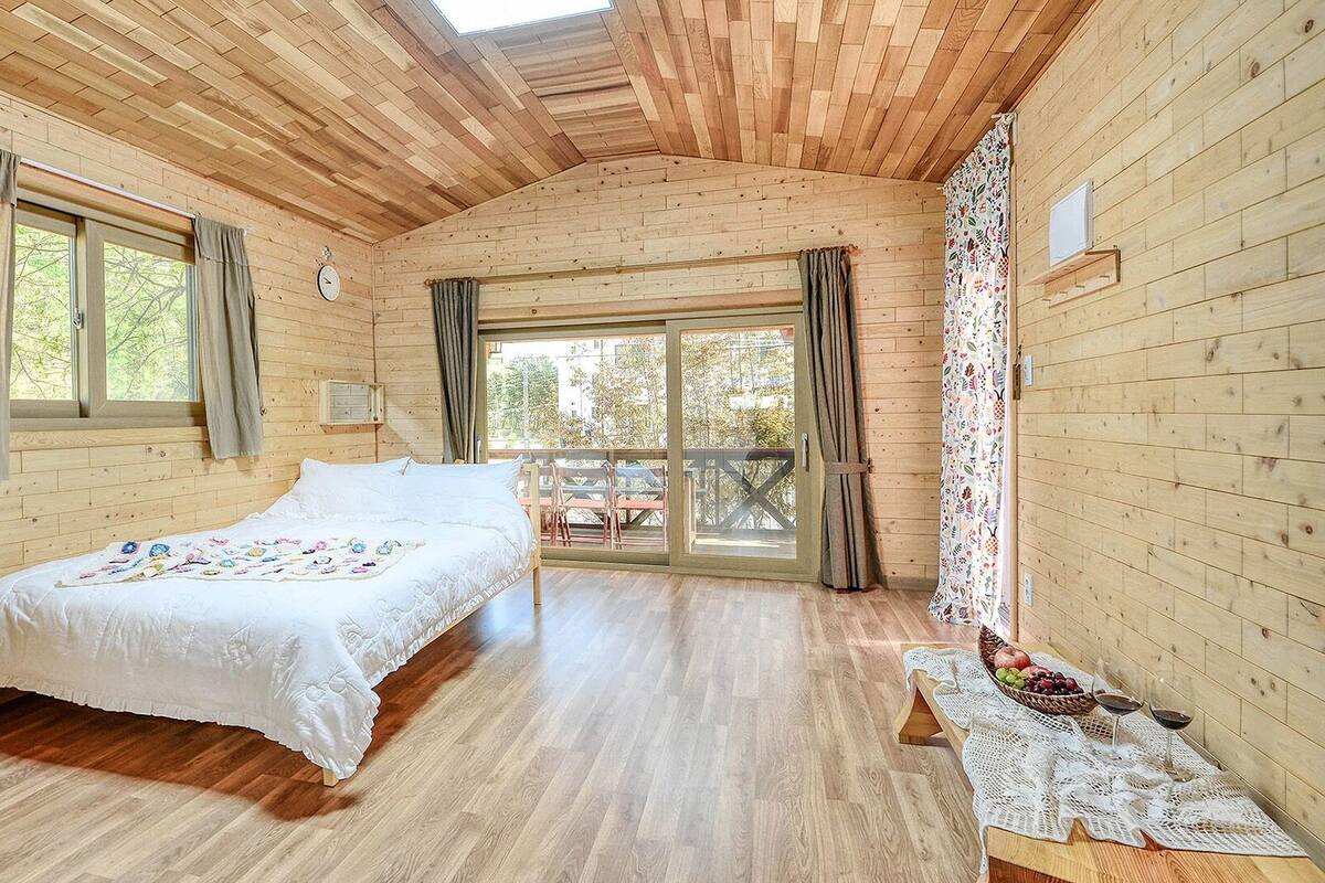 Basic Room, 2 Bedrooms (Nakyeopsong ( F2 )) | 1 bedroom, WiFi (free)