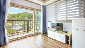 Basic Room, 1 Bedroom (Lavender ( F2 )) | 1 bedroom, free WiFi - Samcheok Herb Pension (Samcheok)