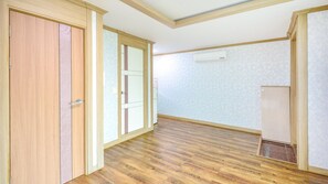 Basic Room, 1 Bedroom (Herb ( F1 )) - Samcheok Herb Pension (Samcheok)