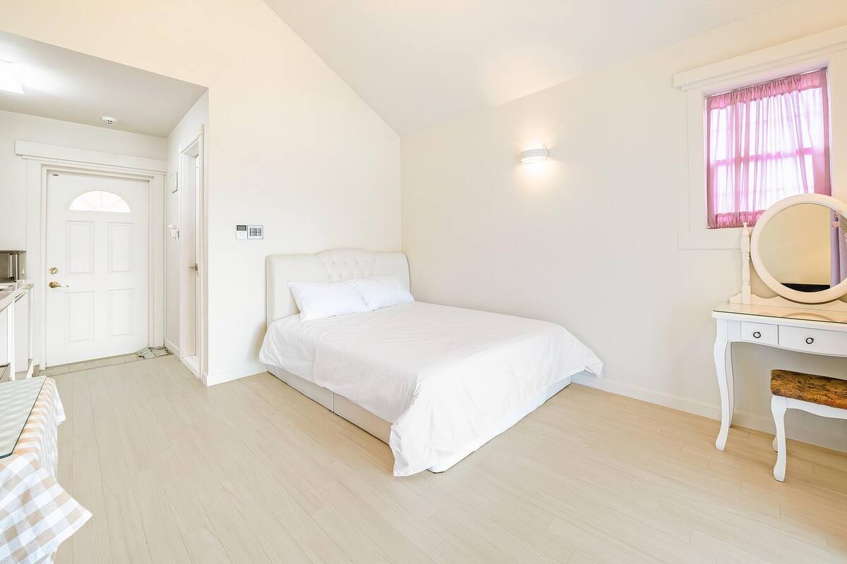 Basic Room, 1 Bedroom (Aram ( F2 )) | 1 bedroom, free WiFi
