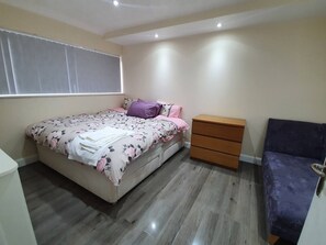 5 dormitorios, tabla de planchar con plancha, wifi y ropa de cama