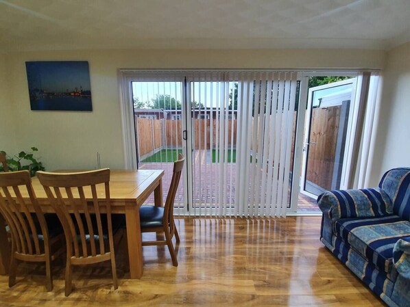 Interior - Lovely 5-Bed House in Essex (Essex)