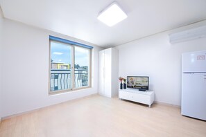 1 bedroom, free WiFi - Samcheok Jisu Pension (Samcheok)