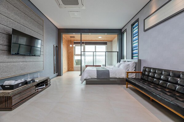 Basic Room, 1 Bedroom (301 ( Spa )) | 1 bedroom, free WiFi - Buan Tomynspa Pension (Buan)