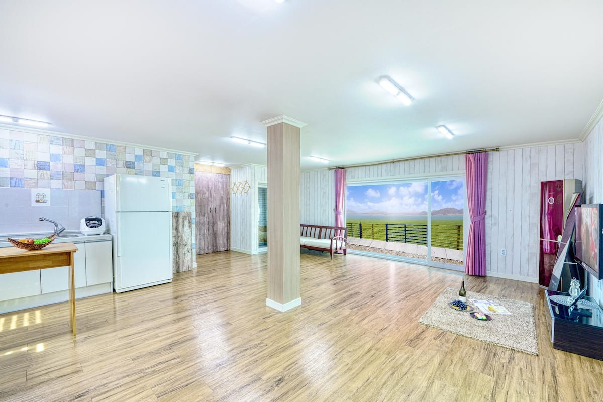 Basic Room, 1 Bedroom (Pureunhanuel) | 1 bedroom, free WiFi