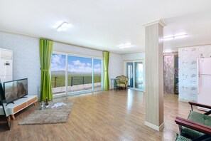 Basic Room, 1 Bedroom (Eunhasoo) | 1 bedroom, free WiFi - Ganghwa Morning Star Pension (Incheon)