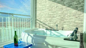 Basic Room, 1 Bedroom (Sapphire ( F2,Spa )) | 1 bedroom, free WiFi - Ganghwa Noel Spa Pension (Incheon)