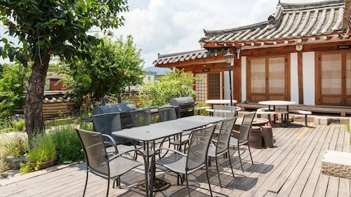 Gyeongju Hanokstay Hangbokhanzip