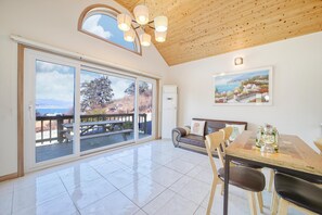 Basic Room, 1 Bedroom (Firenche ( F1 )) | 1 bedroom, free WiFi - Yeosu Healling Spa Pension (Yeosu)