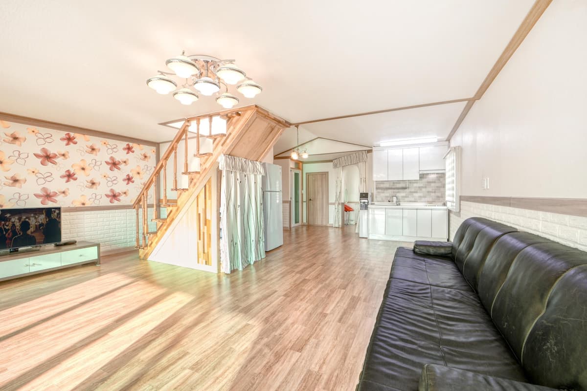 Habitación básica, 2 habitaciones (Juntos ( F1 )) | 1 dormitorio y wifi gratis