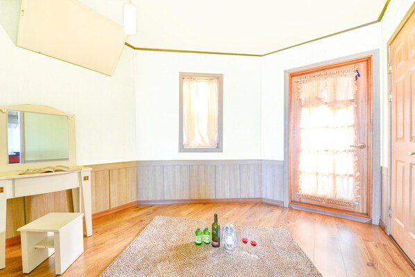 Basic Room, 1 Bedroom (Achimhaetsal) - Ganghwa Bettel Pension (Incheon)