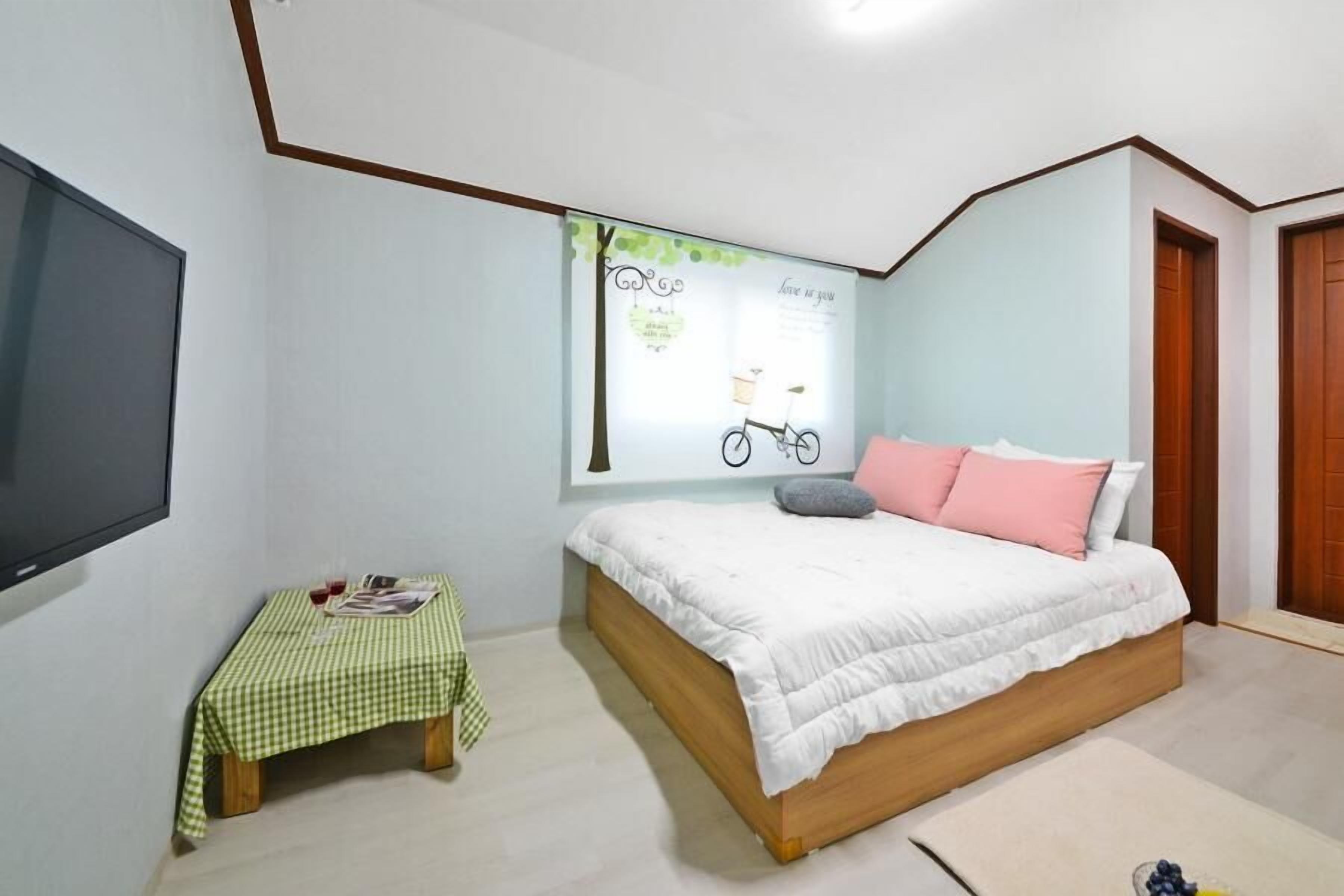 Basic Room, 1 Bedroom (Haesam) | 1 bedroom, free WiFi