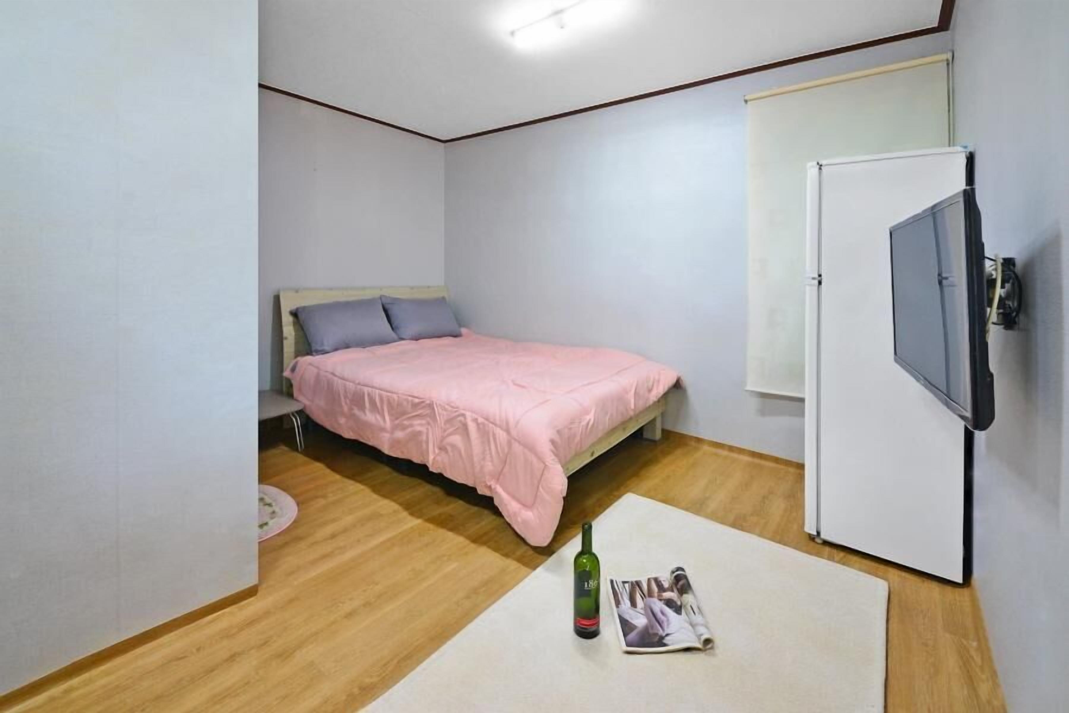 Basic Room, 1 Bedroom (Jogae) | 1 bedroom, free WiFi