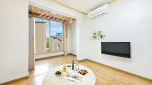 Basic Room, 1 Bedroom (302 ( F3 )) | 1 bedroom, free WiFi