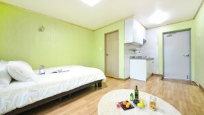 Basic Room, 1 Bedroom (205 ( F2 )) | 1 bedroom, free WiFi