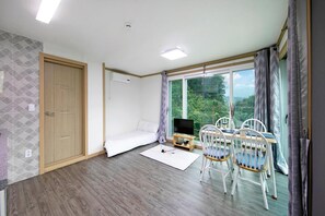 Basic Room, 1 Bedroom (201) | 1 bedroom, free WiFi - Hongcheon When You Are There Pension (Hongcheon)