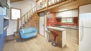 Basic Room, 1 Bedroom (Deulkotddeurak) | 1 bedroom, free WiFi - Gapyeong Areummaru Pension (Gapyeong)