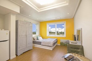 Basic Room, 1 Bedroom (Espresso ( F2 )) | 1 bedroom, free WiFi - Gyeongju Casting Pension (Gyeongju)