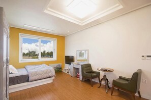 Basic Room, 1 Bedroom (Espresso ( F2 )) | 1 bedroom, free WiFi - Gyeongju Casting Pension (Gyeongju)