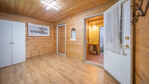 Perushuone, 2 makuuhuonetta (Yellow-5) | 1 makuuhuone, ilmainen Wi-Fi