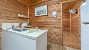 Habitación básica, 1 habitación (Yellow-2) | 1 habitación y wifi gratis 