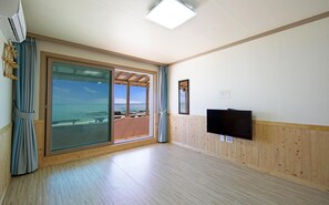 Basic Room, 1 Bedroom (103) | 1 bedroom, free WiFi