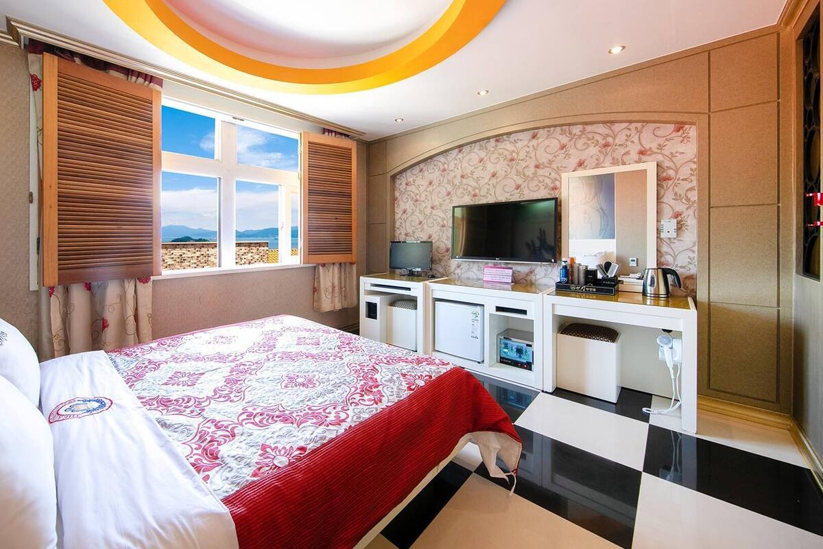 Basic Room, 1 Bedroom (103 ( No cooking ))