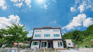 Exterior - Samcheok Flower Pension (Samcheok)