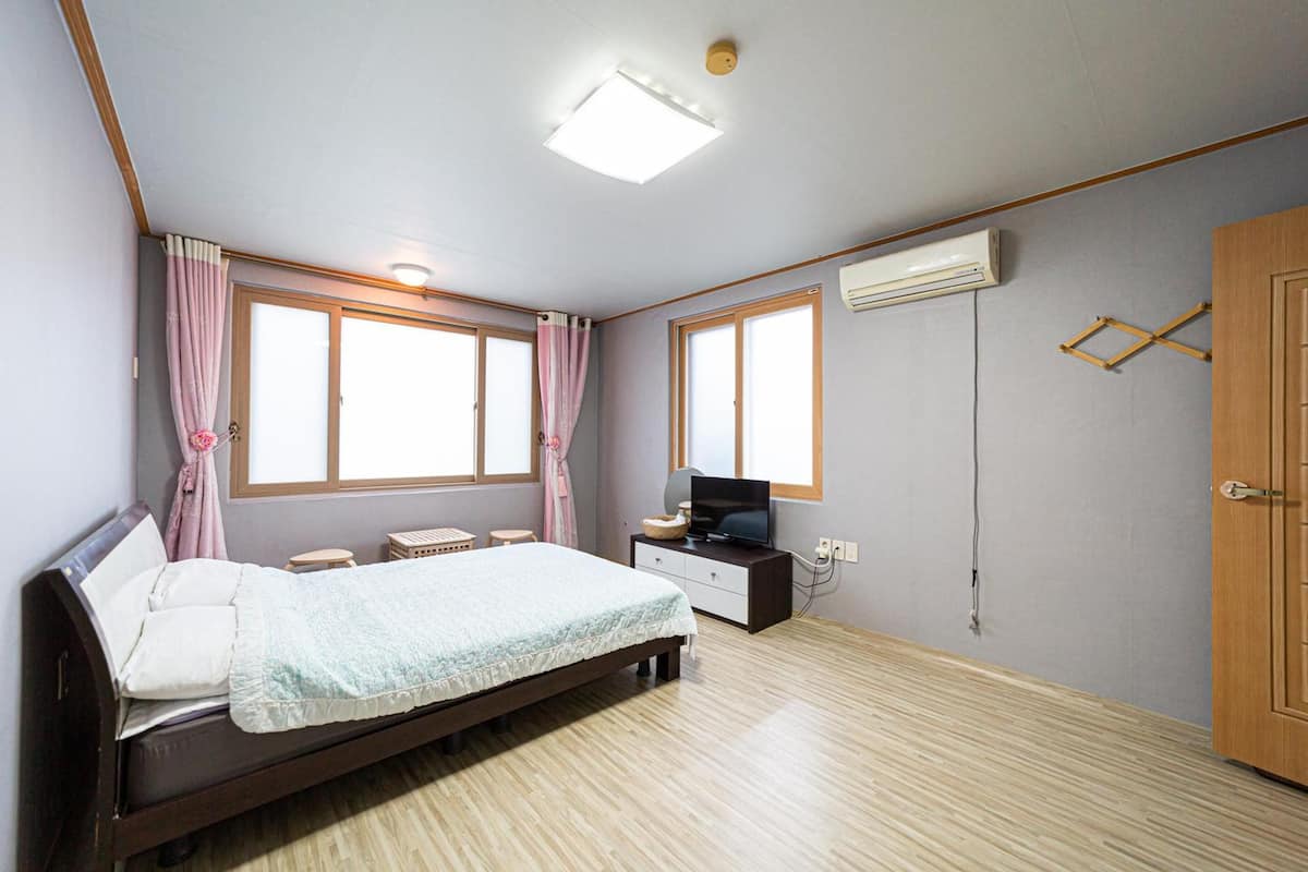 Basic Room, 1 Bedroom (Iris) | 1 bilik tidur, Wi-fi percuma