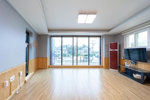 Habitación básica, 1 habitación (Bokchengdokchae) | 1 dormitorio y wifi gratis