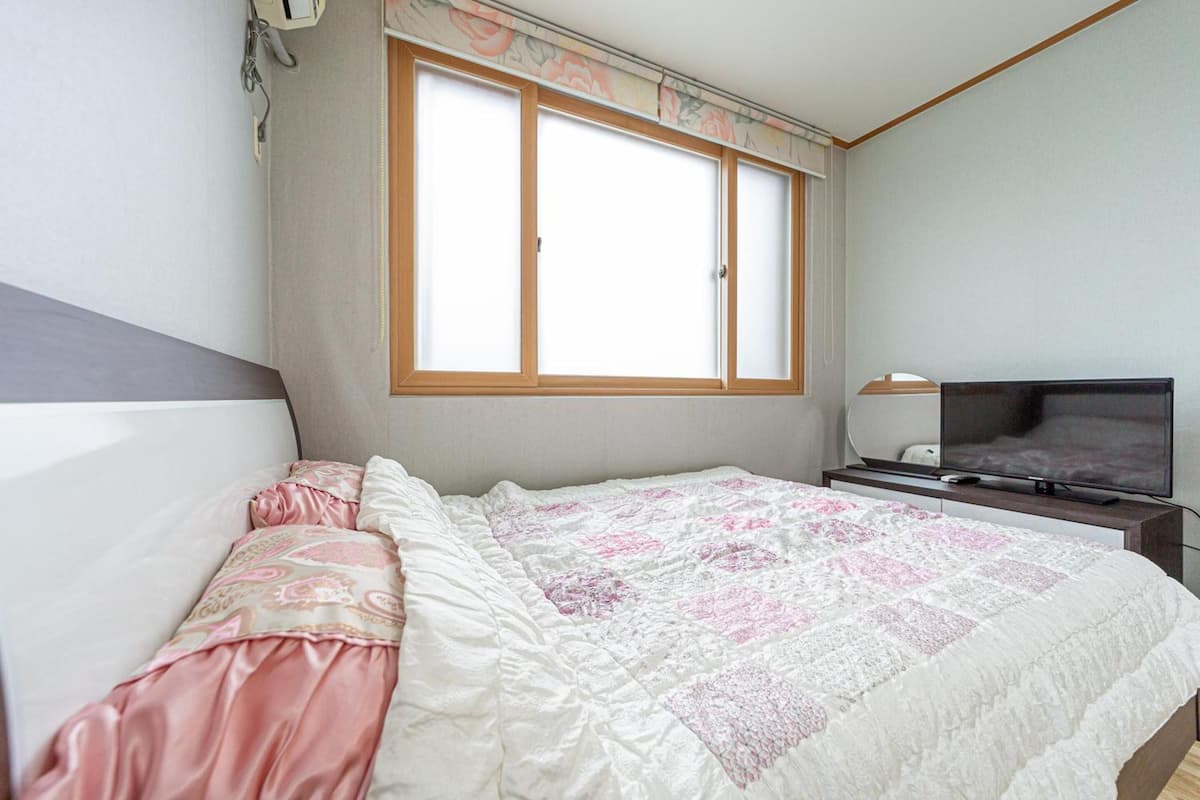 Basic Room, 1 Bedroom (Lilac) | 1 bilik tidur, Wi-fi percuma