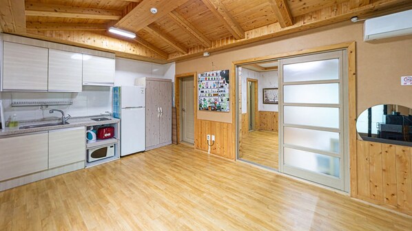 Chambre, 1 chambre (Rosemary) | 1 chambre, Wi-Fi gratuit