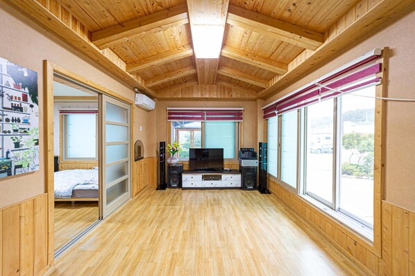 Basic Room, 1 Bedroom (Rosemary)