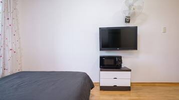 Basic Room, 1 Bedroom (202) | 1 bedroom, WiFi (free)
