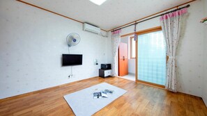 Basic Room, 1 Bedroom (101) | 1 bedroom, free WiFi - Samcheok Donghae Pension (Samcheok)