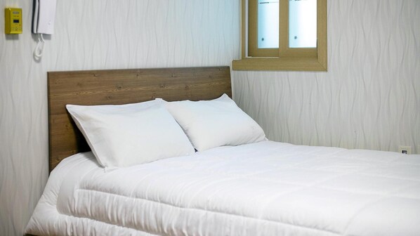 Basic Room, 1 Bedroom (102) | 1 bedroom, free WiFi - Samcheok Eoulim Pension (Samcheok)