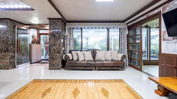 Basic Room, 2 Bedrooms (Keukrakjo)